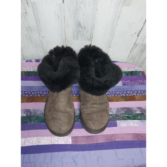 UGG Bailey Button 5803 Women's Boots Size 7 Brown Suede - Picture 2 of 9